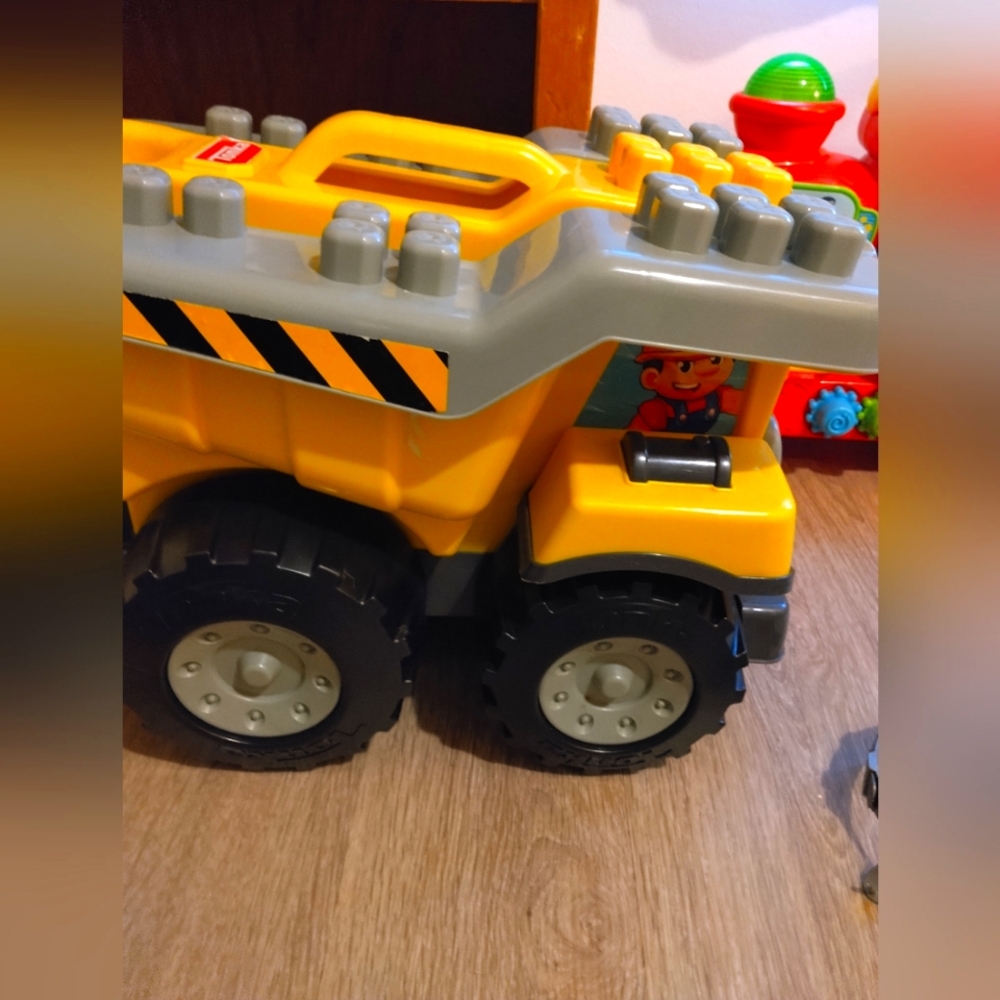 Tonka oversized truck wagon w surprise bonus in the dump truck bed!